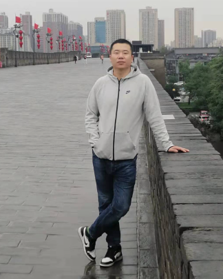 牛汉良